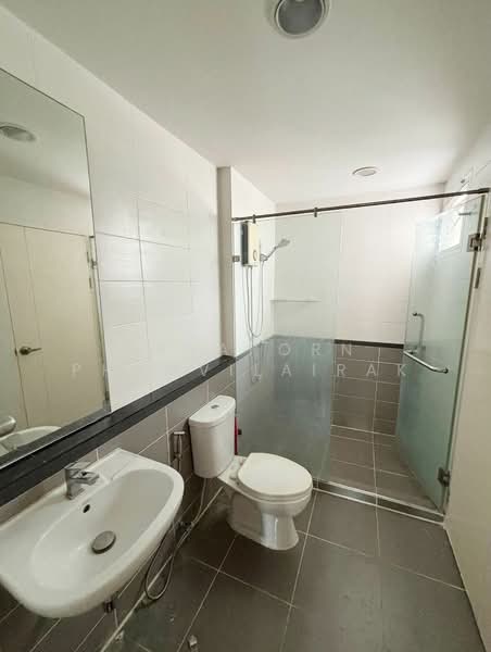 Baan Klang Muang Sukhumvit 77, Bangkok, Soi On Nut 17, Suan Luang, Suan Luang, Bangkok, 3 Bedrooms, 178 sqm, Townhouse For Sale, by Tanaporn Phumvilairak, 500243842 - DDproperty.com