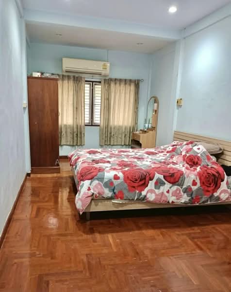 For Rent - Townhouse for Rent in Ratchada-Rama 9 Area (SPSAD3929), Bangkok