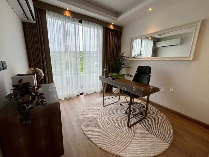 Townhome area Sukumvit 71, Bangkok, Khlong Tan Nua, Watthana, Bangkok, 4 Bedrooms, 250 sqm, Townhouse For Sale, by Eastblue Horizon, 500243880 - DDproperty.com