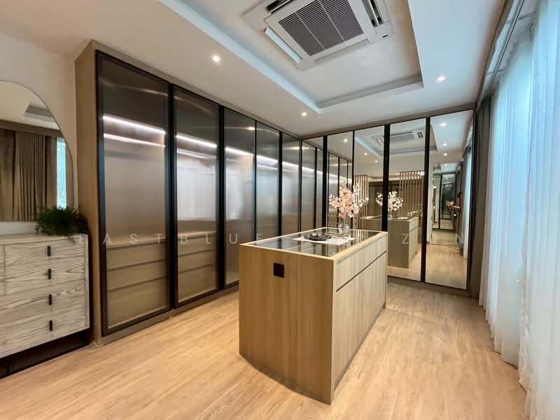 Townhome area Sukumvit 71, Bangkok, Khlong Tan Nua, Watthana, Bangkok, 4 Bedrooms, 250 sqm, Townhouse For Sale, by Eastblue Horizon, 500243880 - DDproperty.com