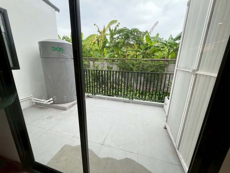 Townhome area Sukumvit 71, Bangkok, Khlong Tan Nua, Watthana, Bangkok, 4 Bedrooms, 250 sqm, Townhouse For Sale, by Eastblue Horizon, 500243880 - DDproperty.com