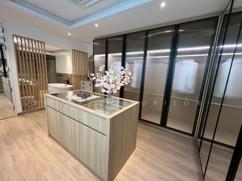 Townhome area Sukumvit 71, Bangkok, Khlong Tan Nua, Watthana, Bangkok, 4 Bedrooms, 250 sqm, Townhouse For Sale, by Eastblue Horizon, 500243880 - DDproperty.com