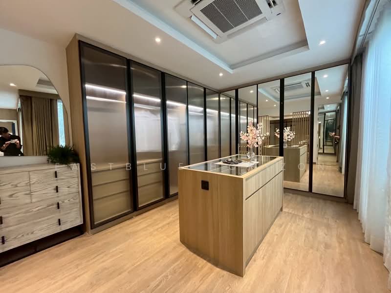 Townhome area Sukumvit 71, Bangkok, Khlong Tan Nua, Watthana, Bangkok, 4 Bedrooms, 250 sqm, Townhouse For Sale, by Eastblue Horizon, 500243880 - DDproperty.com