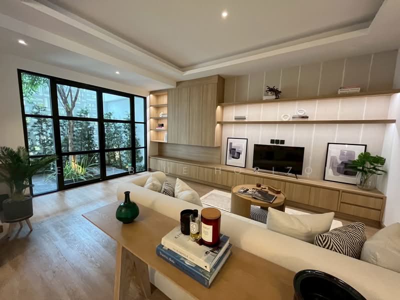 Townhome area Sukumvit 71, Bangkok, Khlong Tan Nua, Watthana, Bangkok, 4 Bedrooms, 250 sqm, Townhouse For Sale, by Eastblue Horizon, 500243880 - DDproperty.com