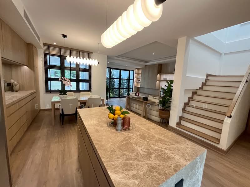 Townhome area Sukumvit 71, Bangkok, Khlong Tan Nua, Watthana, Bangkok, 4 Bedrooms, 250 sqm, Townhouse For Sale, by Eastblue Horizon, 500243880 - DDproperty.com