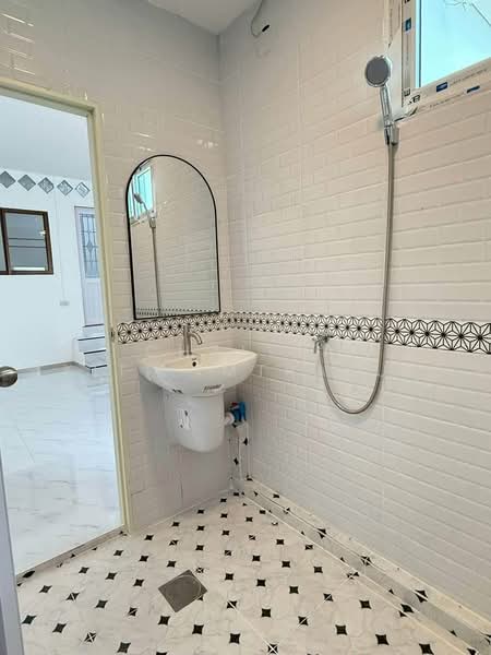 2-BR Townhouse, Chon Buri (Pattaya), Nong Pru, Bang Lamung (Pattaya), Chon Buri (Pattaya), 2 Bedrooms, 93 sqm, Townhouse For Sale, by Chalisa Kitilimtrakul, 500243945 - DDproperty.com