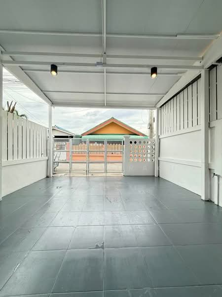 2-BR Townhouse, Chon Buri (Pattaya), Nong Pru, Bang Lamung (Pattaya), Chon Buri (Pattaya), 2 Bedrooms, 93 sqm, Townhouse For Sale, by Chalisa Kitilimtrakul, 500243945 - DDproperty.com