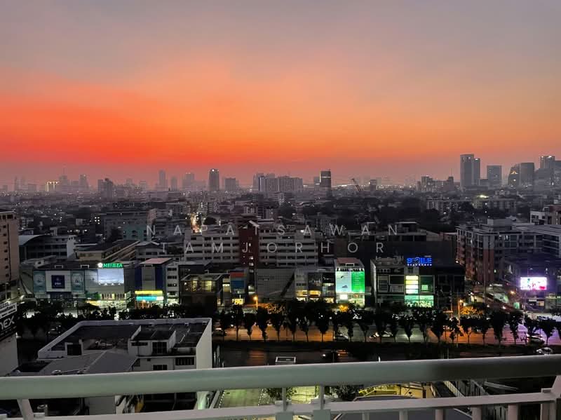 Rhythm Ratchada, Bangkok, 558 Ratchadaphisek Road, Samsen Nok, Huai Khwang, Bangkok, 1 Bedroom, 46 sqm, Condo For Sale, by Napatsawan Tamjorhor, 500243985 - DDproperty.com