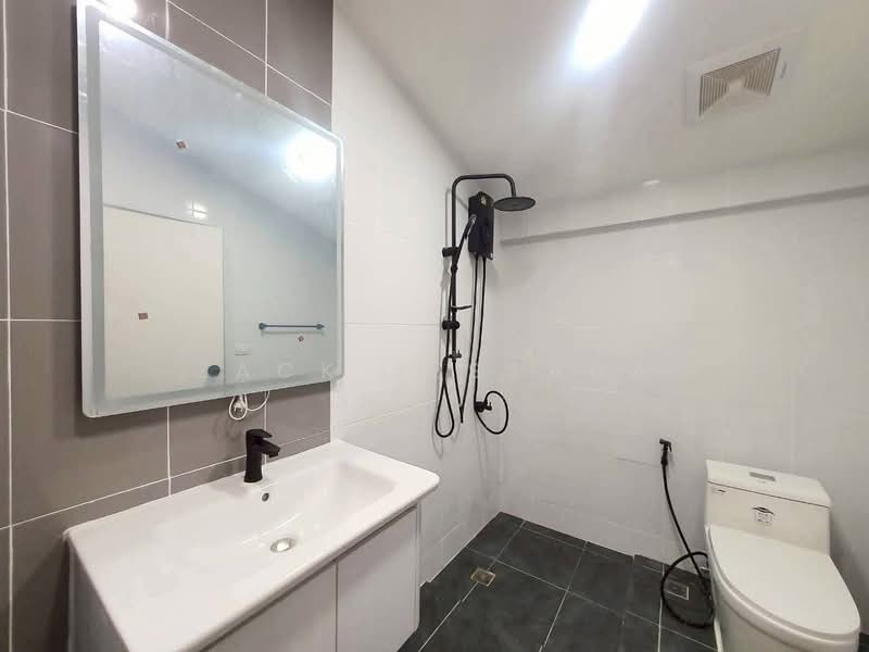 Eastwood Park, Bangkok, On Nut 36 Alley, Suan Luang, Suan Luang, Bangkok, 2 Bedrooms, 100 sqm, Condo For Sale, by Zack Jessada, 500243991 - DDproperty.com
