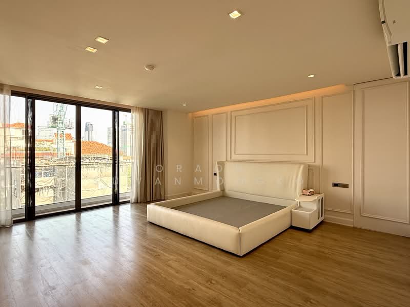 Phatssana Gardens, Bangkok, 19 Soi Ekkamai 6, Sukhumvit 63 Road, Phra Kanong Nua, Watthana, Bangkok, 3 Bedrooms, 345 sqm, Condo For Rent, by Oraon Suwanmongko, 500244143 - DDproperty.com