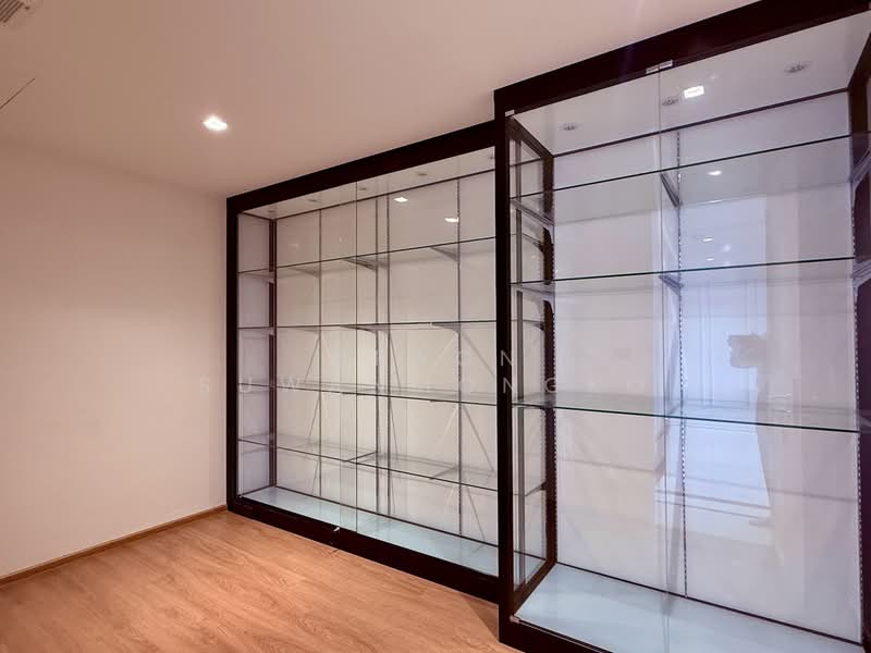 Phatssana Gardens, Bangkok, 19 Soi Ekkamai 6, Sukhumvit 63 Road, Phra Kanong Nua, Watthana, Bangkok, 3 Bedrooms, 345 sqm, Condo For Rent, by Oraon Suwanmongko, 500244143 - DDproperty.com