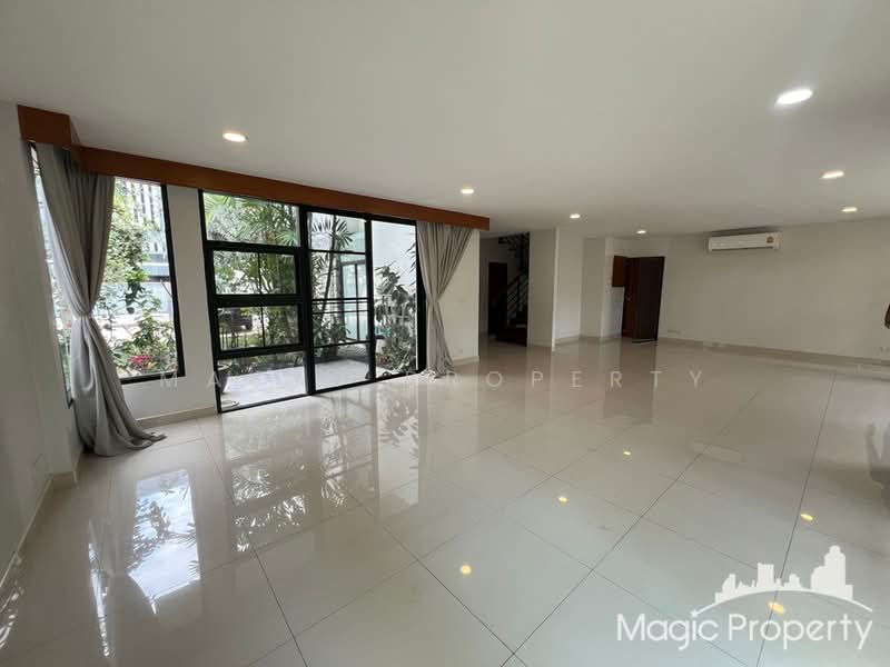 The Noble Ekkamai 22, Bangkok, Khlong Tan Nua, Watthana, Bangkok, 4 Bedrooms, 350 sqm, Single Detached House For Rent, by Magic Property, 500244157 - DDproperty.com