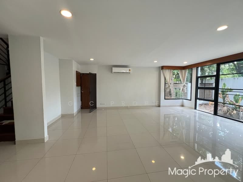 The Noble Ekkamai 22, Bangkok, Khlong Tan Nua, Watthana, Bangkok, 4 Bedrooms, 350 sqm, Single Detached House For Rent, by Magic Property, 500244157 - DDproperty.com