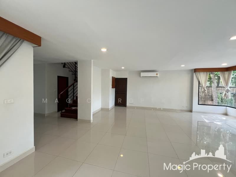 The Noble Ekkamai 22, Bangkok, Khlong Tan Nua, Watthana, Bangkok, 4 Bedrooms, 350 sqm, Single Detached House For Rent, by Magic Property, 500244157 - DDproperty.com