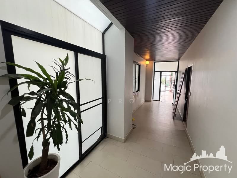 The Noble Ekkamai 22, Bangkok, Khlong Tan Nua, Watthana, Bangkok, 4 Bedrooms, 350 sqm, Single Detached House For Rent, by Magic Property, 500244157 - DDproperty.com