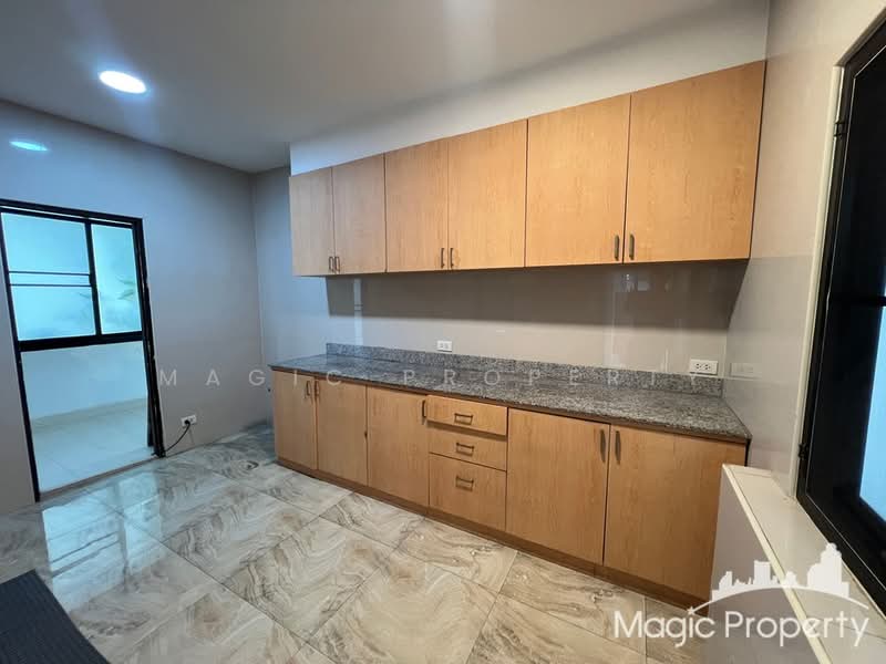 The Noble Ekkamai 22, Bangkok, Khlong Tan Nua, Watthana, Bangkok, 4 Bedrooms, 350 sqm, Single Detached House For Rent, by Magic Property, 500244157 - DDproperty.com