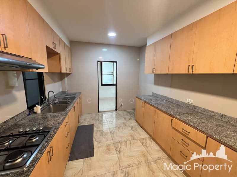 The Noble Ekkamai 22, Bangkok, Khlong Tan Nua, Watthana, Bangkok, 4 Bedrooms, 350 sqm, Single Detached House For Rent, by Magic Property, 500244157 - DDproperty.com