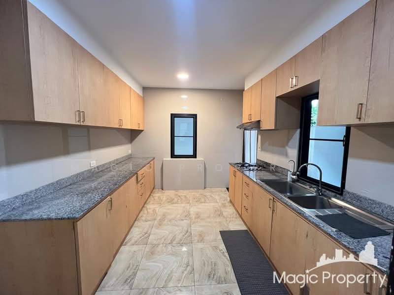 The Noble Ekkamai 22, Bangkok, Khlong Tan Nua, Watthana, Bangkok, 4 Bedrooms, 350 sqm, Single Detached House For Rent, by Magic Property, 500244157 - DDproperty.com