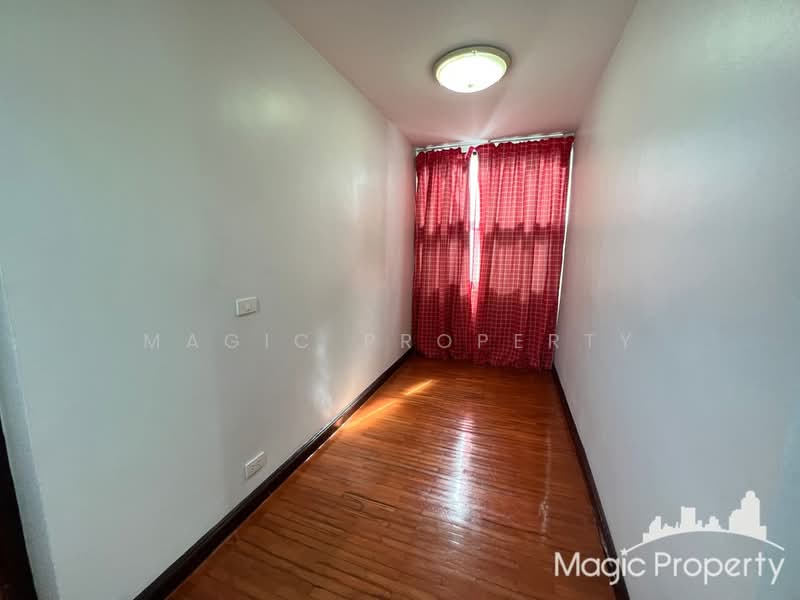 The Noble Ekkamai 22, Bangkok, Khlong Tan Nua, Watthana, Bangkok, 4 Bedrooms, 350 sqm, Single Detached House For Rent, by Magic Property, 500244157 - DDproperty.com