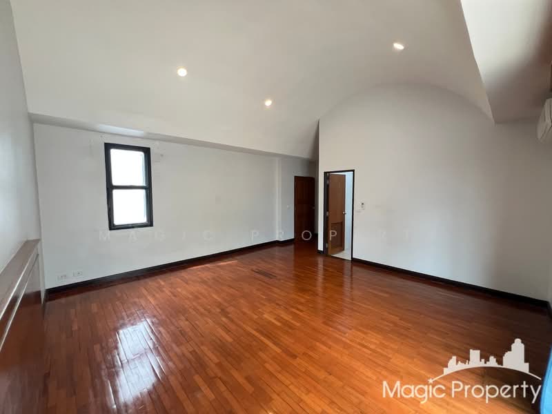 The Noble Ekkamai 22, Bangkok, Khlong Tan Nua, Watthana, Bangkok, 4 Bedrooms, 350 sqm, Single Detached House For Rent, by Magic Property, 500244157 - DDproperty.com