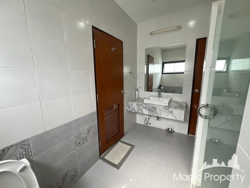 The Noble Ekkamai 22, Bangkok, Khlong Tan Nua, Watthana, Bangkok, 4 Bedrooms, 350 sqm, Single Detached House For Rent, by Magic Property, 500244157 - DDproperty.com
