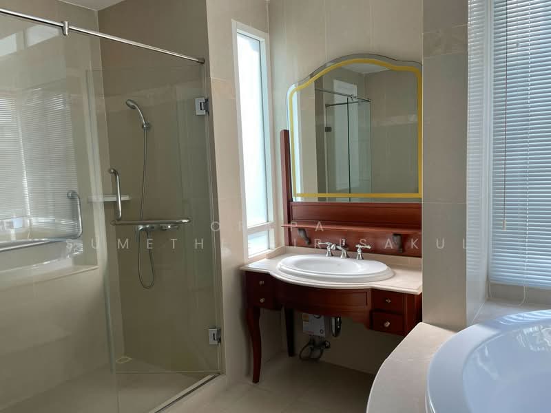 The Bangkok Sukhumvit 43, Bangkok, Soi Sukhumvit 43, Khlong Tan Nua, Watthana, Bangkok, 2 Bedrooms, 115 sqm, Condo For Sale, by Orapa Sumetheesirisakul, 500244161 - DDproperty.com