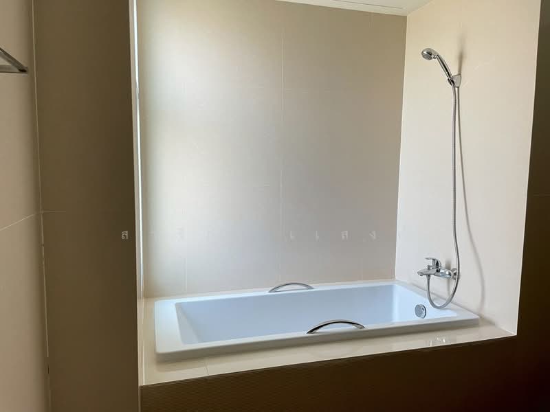 Y.O. Place, Bangkok, 223 Soi Sai Nam Thip 2, Khlong Toei, Khlong Toei, Bangkok, 2 Bedrooms, 93 sqm, Condo For Rent, by Sarika Saengkam, 500244195 - DDproperty.com