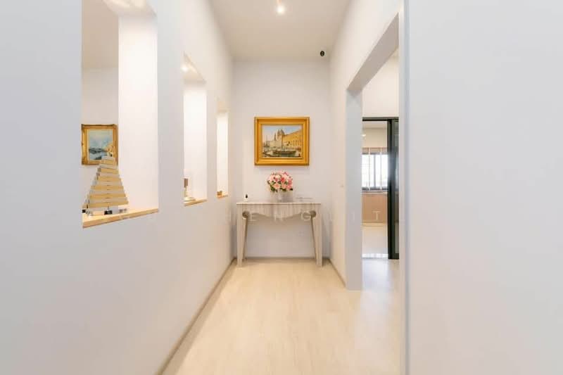 3-BR House, Bangkok, Bowon Niwet, Phra Nakhon, Bangkok, 3 Bedrooms, 450 sqm, Single Detached House For Sale, by Gun Henglite , 500244270 - DDproperty.com