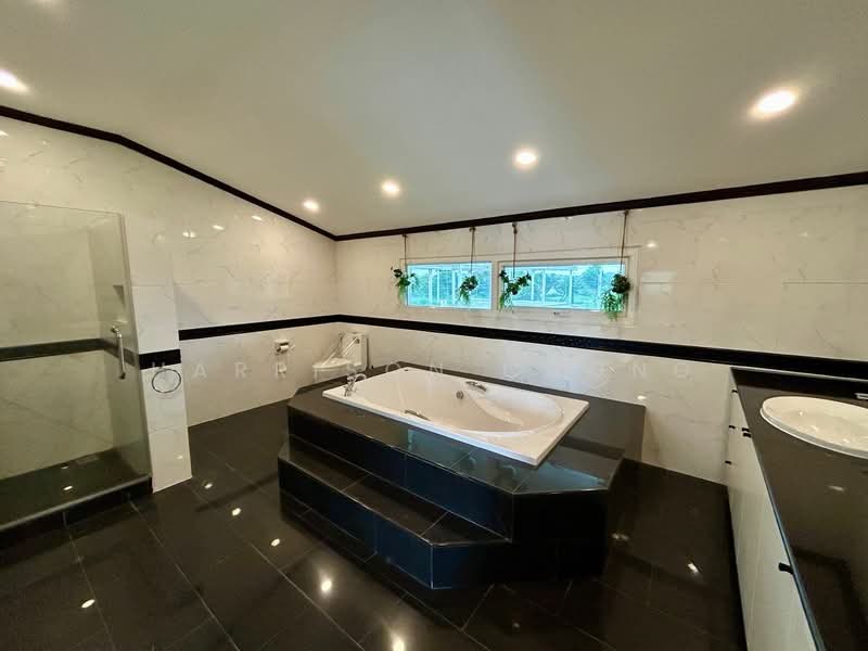 undefined, Chon Buri (Pattaya), Bang Lamung, Bang Lamung (Pattaya), Chon Buri (Pattaya), 3 Bedrooms, 204 sqm, Single Detached House For Sale, by Harrison Chong, 500244297 - DDproperty.com