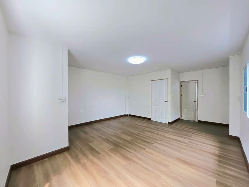 Lally Ville Pracha Uthit 72 : ลัลลี่วิลล์ ประชาอุทิศ 72, Bangkok, ประชาอุทิศ, Thung Khru, Thung Khru, Bangkok, 4 Bedrooms, 150 sqm, Townhouse For Sale, by พิจักษณ์ ตั้งพานิชยานนท์, 500244333 - DDproperty.com