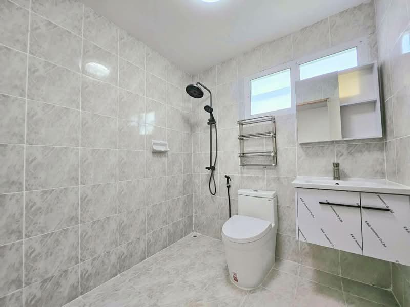 Lally Ville Pracha Uthit 72 : ลัลลี่วิลล์ ประชาอุทิศ 72, Bangkok, ประชาอุทิศ, Thung Khru, Thung Khru, Bangkok, 4 Bedrooms, 150 sqm, Townhouse For Sale, by พิจักษณ์ ตั้งพานิชยานนท์, 500244333 - DDproperty.com