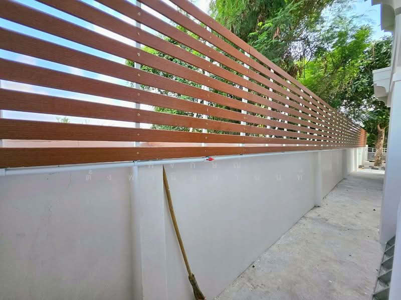 Lally Ville Pracha Uthit 72 : ลัลลี่วิลล์ ประชาอุทิศ 72, Bangkok, ประชาอุทิศ, Thung Khru, Thung Khru, Bangkok, 4 Bedrooms, 150 sqm, Townhouse For Sale, by พิจักษณ์ ตั้งพานิชยานนท์, 500244333 - DDproperty.com