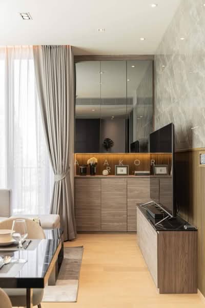 28 Chidlom, Bangkok, 28 Chit Lom Alley, Lumphini, Pathum Wan, Bangkok, 2 Bedrooms, 74 sqm, Condo For Rent, by Chayakorn Tirarakthammakit, 500244337 - DDproperty.com