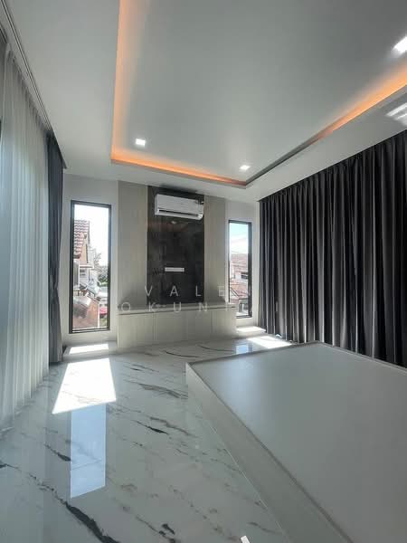 3-BR Villa, Chon Buri (Pattaya), Nong Pru, Bang Lamung (Pattaya), Chon Buri (Pattaya), 3 Bedrooms, 230 sqm, Villa For Sale, by Valen Lokunpai , 500244406 - DDproperty.com