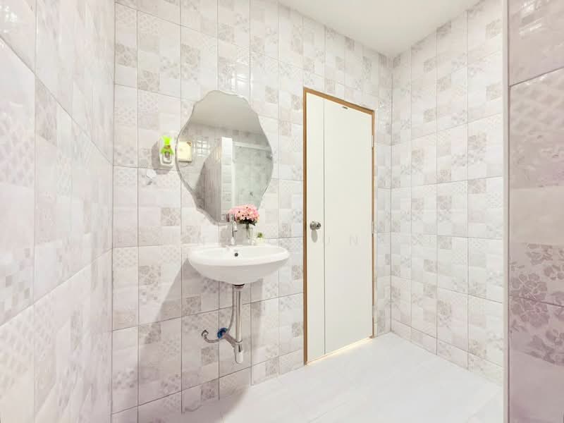 2-BR Townhouse, Chon Buri (Pattaya), Nong Pru, Bang Lamung (Pattaya), Chon Buri (Pattaya), 2 Bedrooms, 90 sqm, Townhouse For Sale, by Valen Lokunpai , 500244425 - DDproperty.com