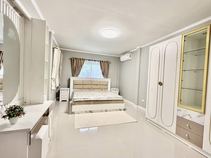 undefined, Chon Buri (Pattaya), Nong Pru, Bang Lamung (Pattaya), Chon Buri (Pattaya), 4 Bedrooms, 200 sqm, Villa For Sale, by Valen Lokunpai , 500244456 - DDproperty.com