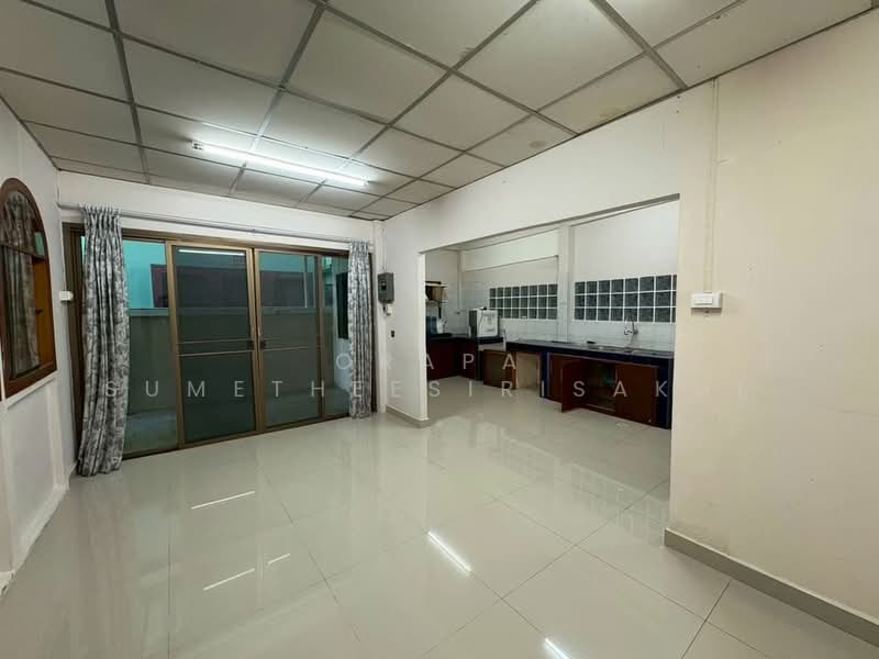 3-BR House, Bangkok, Lat Phrao, Lat Phrao, Bangkok, 3 Bedrooms, 204 sqm, Single Detached House For Sale, by Orapa Sumetheesirisakul, 500244470 - DDproperty.com