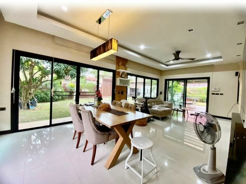 undefined, Chon Buri (Pattaya), Huai Yai, Bang Lamung (Pattaya), Chon Buri (Pattaya), 2 Bedrooms, 200 sqm, Single Detached House For Sale, by Valen Lokunpai , 500244482 - DDproperty.com