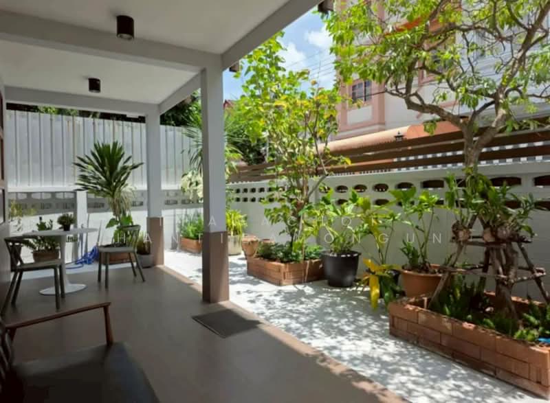 5-BR House, Bangkok, Phra Kanong, Khlong Toei, Bangkok, 5 Bedrooms, 495 sqm, Single Detached House For Rent, by Thanachot Khantigamongun, 500244580 - DDproperty.com