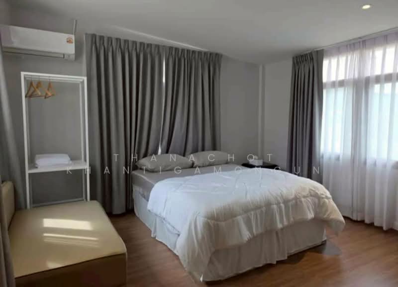 5-BR House, Bangkok, Phra Kanong, Khlong Toei, Bangkok, 5 Bedrooms, 495 sqm, Single Detached House For Rent, by Thanachot Khantigamongun, 500244580 - DDproperty.com