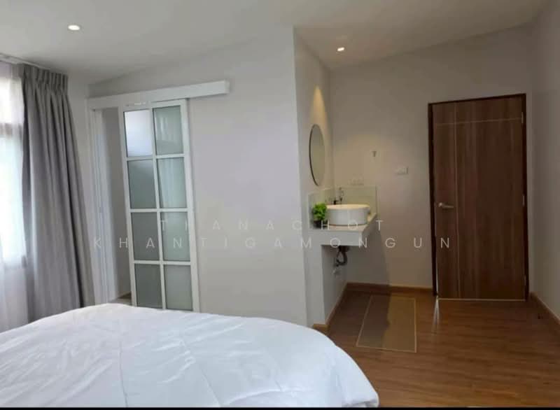 5-BR House, Bangkok, Phra Kanong, Khlong Toei, Bangkok, 5 Bedrooms, 495 sqm, Single Detached House For Rent, by Thanachot Khantigamongun, 500244580 - DDproperty.com