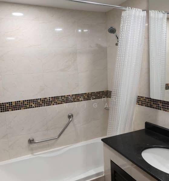 Supalai Place Sukhumvit 39, Bangkok, 175-179 Soi Sukhumvit 39 Sukhumvit Road, Khlong Tan Nua, Watthana, Bangkok, 1 Bedroom, 50 sqm, Condo For Rent, by Thanachot Khantigamongun, 500244599 - DDproperty.com