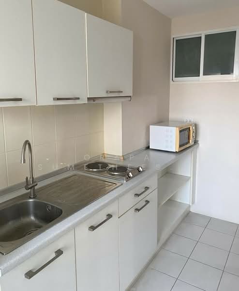 Life @ Sathorn 10, Bangkok, 48 Soi Sathorn 10, Sathorn Road, Silom, Bang Rak, Bangkok, 1 Bedroom, 41 sqm, Condo For Sale, by Orapa Sumetheesirisakul, 500244680 - DDproperty.com