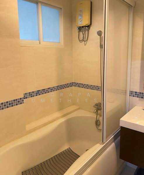 Life @ Sathorn 10, Bangkok, 48 Soi Sathorn 10, Sathorn Road, Silom, Bang Rak, Bangkok, 1 Bedroom, 41 sqm, Condo For Sale, by Orapa Sumetheesirisakul, 500244680 - DDproperty.com