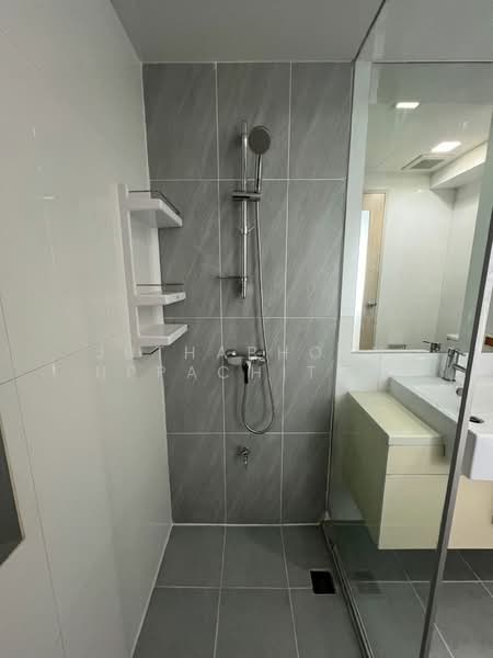 My Resort Bangkok, Bangkok, 1724 Petchaburi Road, Bang Kapi, Huai Khwang, Bangkok, 1 Bedroom, 43 sqm, Condo For Rent, by Juthabhorn Uppachit (Amy), 500244704 - DDproperty.com