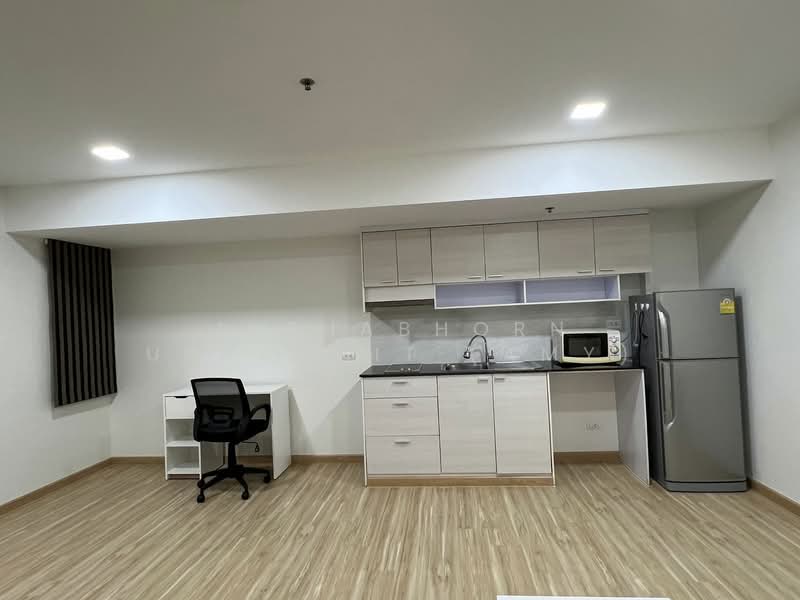 My Resort Bangkok, Bangkok, 1724 Petchaburi Road, Bang Kapi, Huai Khwang, Bangkok, 1 Bedroom, 43 sqm, Condo For Rent, by Juthabhorn Uppachit (Amy), 500244704 - DDproperty.com