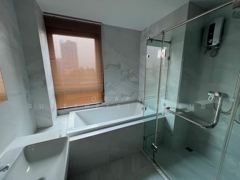 Rhythm Ekkamai, Bangkok, 11 Soi Sukhumvit 63, Khlongtoei Nua, Watthana, Bangkok, 2 Bedrooms, 70 sqm, Condo For Sale, by Orapa Sumetheesirisakul, 500244709 - DDproperty.com