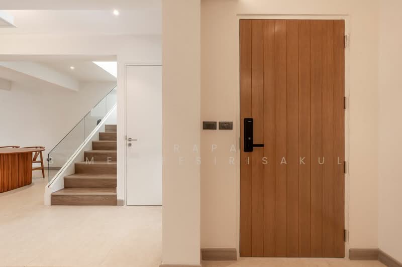 3-BR Semi-detached House, Bangkok, Samsen Nai, Phaya Thai, Bangkok, 3 Bedrooms, 205 sqm, Semi-Detached House (Twin House) For Sale, by Orapa Sumetheesirisakul, 500244758 - DDproperty.com