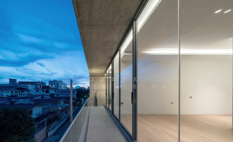 4-BR House, Bangkok, Khlong Tan Nua, Watthana, Bangkok, 4 Bedrooms, 587 sqm, Single Detached House For Sale, by Orapa Sumetheesirisakul, 500244766 - DDproperty.com