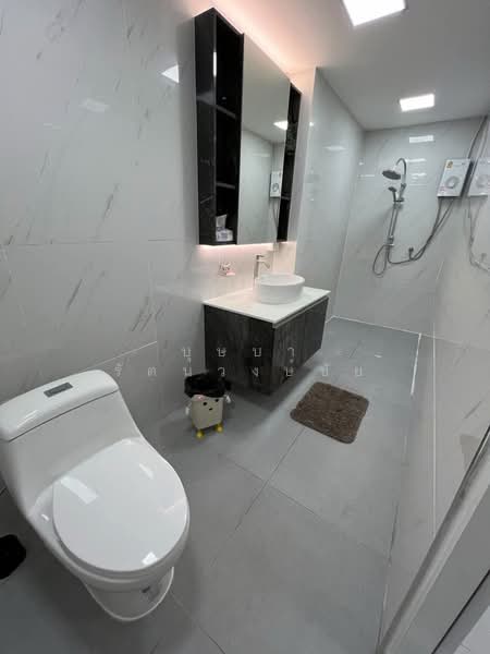 ทำเล MRT สุทธิสาร ซ.รัชดา 18 ให้เช่าทาวน์โฮมหลังใหญ่ หลังมุม ตกแต่งใหม่ สวย ครบครัน พร้อมอยู่ ทำเลดี, Bangkok, รัชดาภิเษก, Samsen Nok, Huai Khwang, Bangkok, 3 Bedrooms, 300 sqm, Townhouse For Rent, by บุษบา รัตนวงษ์ชัย, 500244817 - DDproperty.com